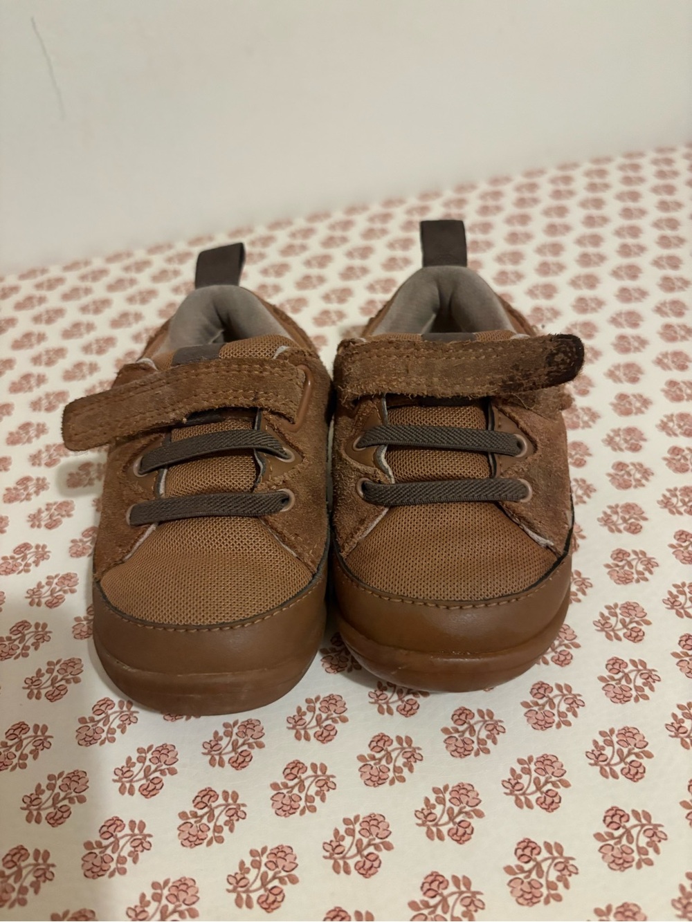 UGG Kids Brown Velcro & Elastic Lace Sneakers
